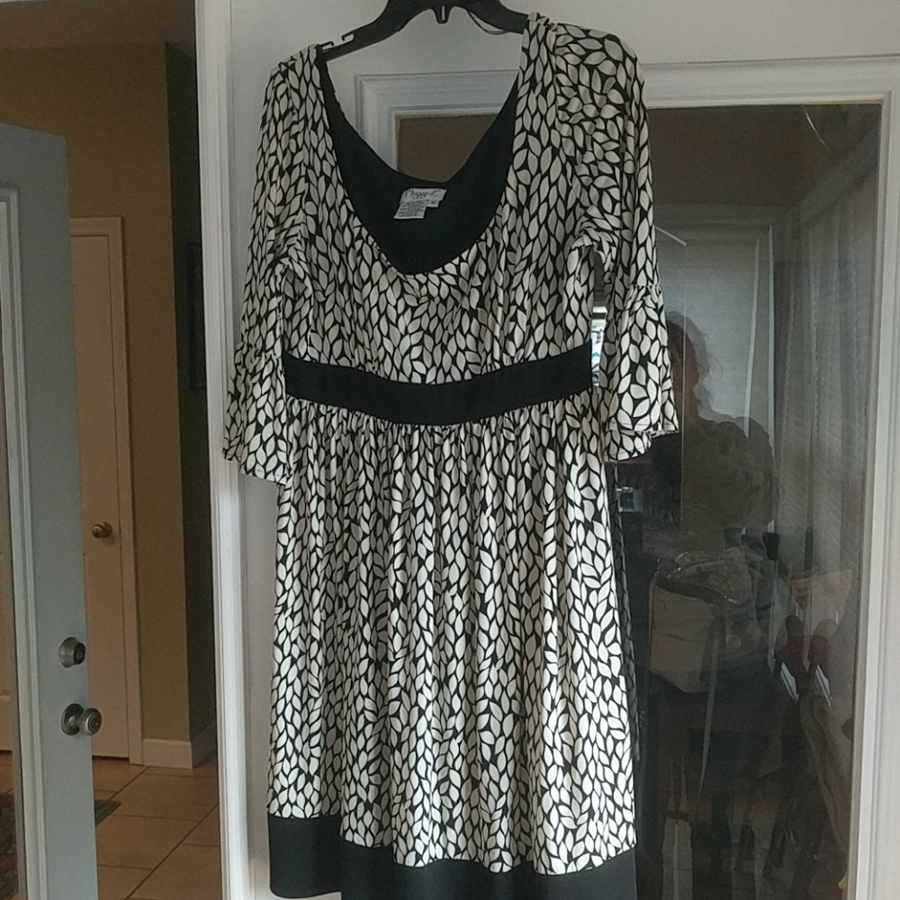 Nice black and cream dress